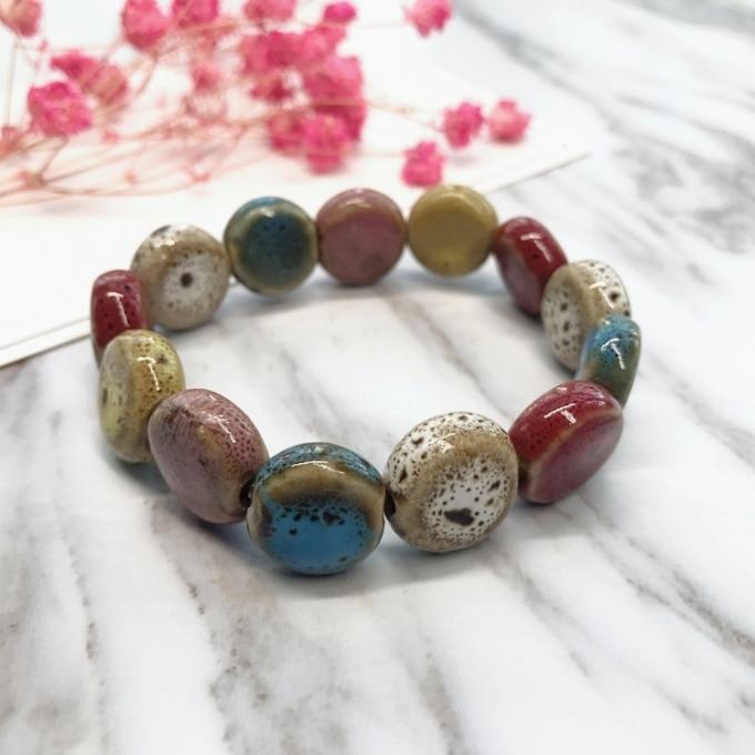 Estilo &eacute;tnico Venta de coraz&oacute;n de alta temperatura Esmalte de flores Esmalte de cer&aacute;mica de color Brazalete cer&aacute;mico Retro Brazalete pintado de m&uacute;ltiples estilos